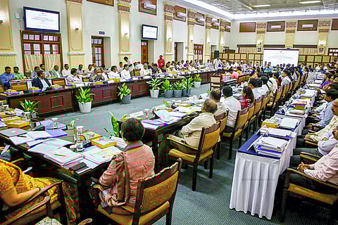 Siddaramaiah holds a meeting
